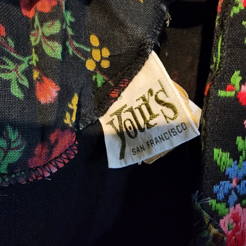 Vintage 70s This Is Yours San Francisco prairie dress. Size 9. Black floral.